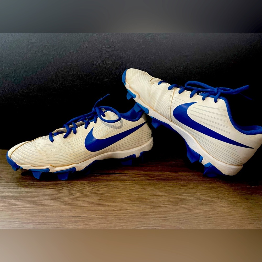 Nike women's  size 9 softball cleats